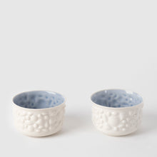 Görseli Galeri görüntüleyiciye yükleyin, Justine Kulpsuz Cappuccino Fincanı, Beyaz & Mavi